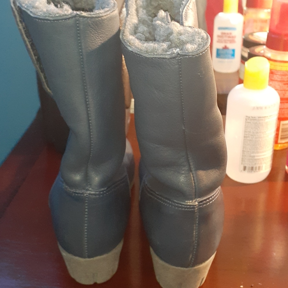 Boots - Picture 2 of 4